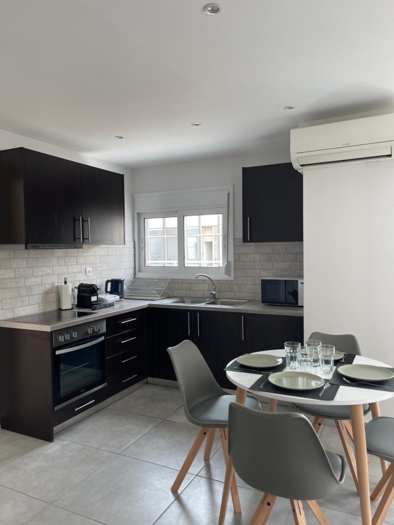 Athenian Modern 2Bd Apt Next To Metro And Archaeological Museum Kültér fotó